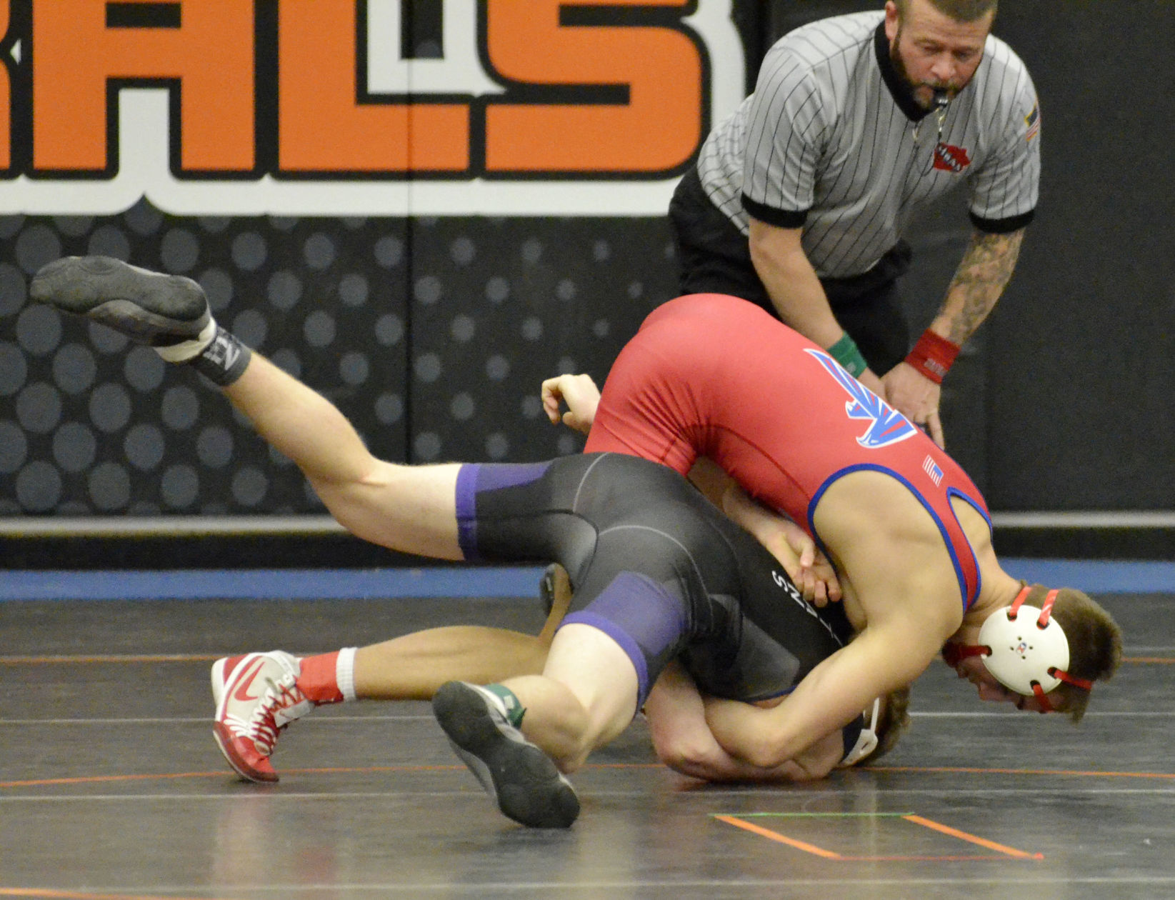 Class 1A wrestling sectional in Sibley